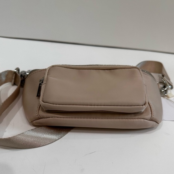 🤎Bershka Shoulder Bag - Tan (NWT)🤎 - Picture 2 of 11